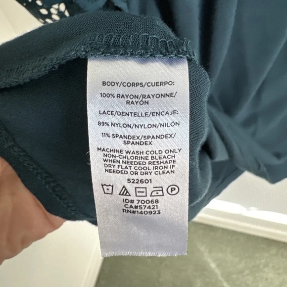 Lace flutter Sleeve top - Picture 4 of 4